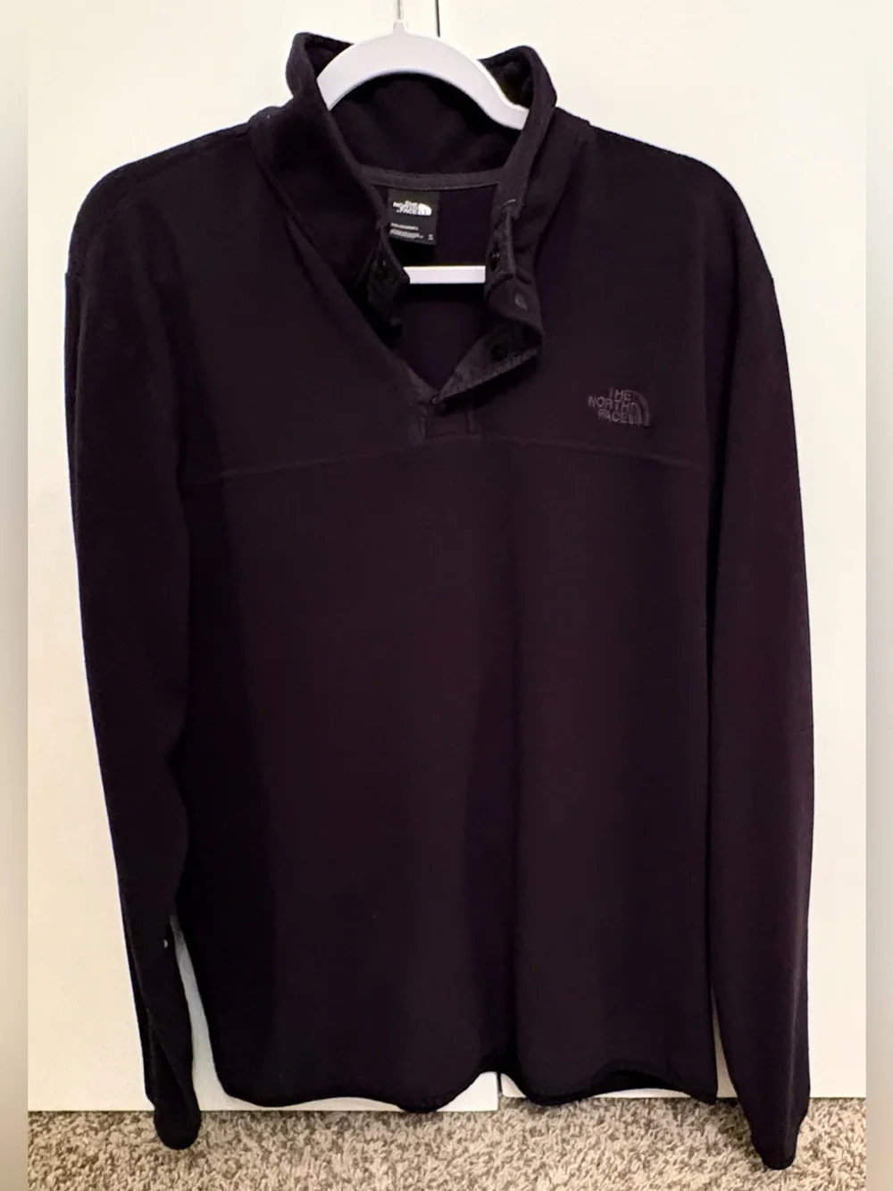 Men’s XL The North Face 1/4 zip pullover in black lightweight fleece